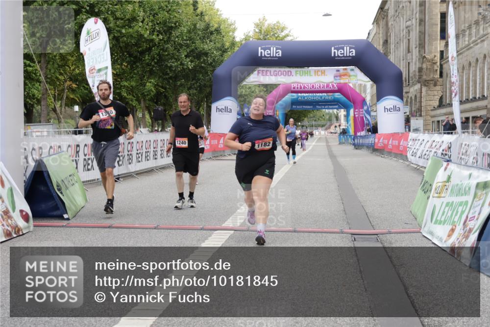 06.09.2026 - CURREX Alsterlauf Yannick Fuchs http://msf.ph/oto/10181845 06.09.2026 12:05:36 Ziel 1131, 1182, 1240, 1340 meine-sportfotos.de