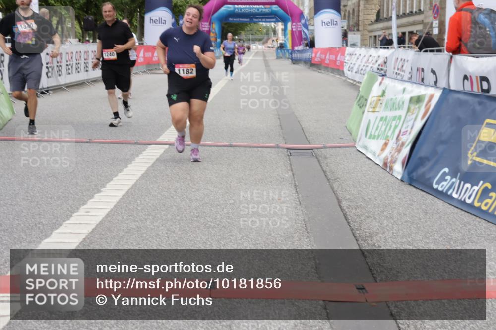 06.09.2026 - CURREX Alsterlauf Yannick Fuchs http://msf.ph/oto/10181856 06.09.2026 12:05:36 Ziel 1131, 1182, 1240, 1340 meine-sportfotos.de