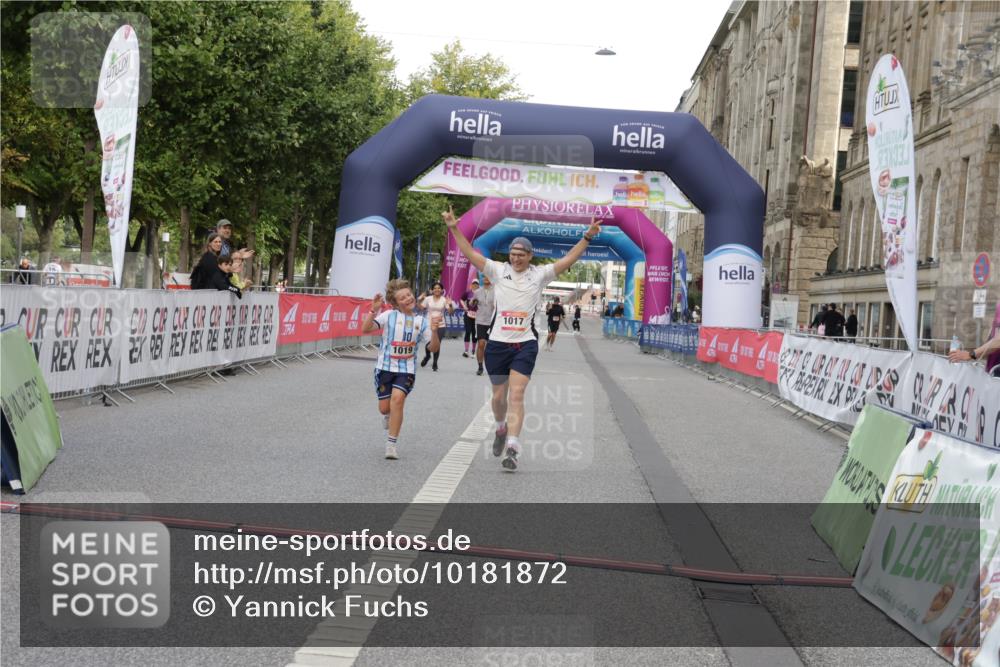 06.09.2026 - CURREX Alsterlauf Yannick Fuchs http://msf.ph/oto/10181872 06.09.2026 12:09:32 Ziel 1017, 1019 meine-sportfotos.de