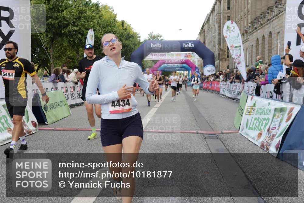 06.09.2026 - CURREX Alsterlauf Yannick Fuchs http://msf.ph/oto/10181877 06.09.2026 09:55:57 Ziel 2239, 2277, 2372, 3411, 4190, 4434, 4463, 4627, 5021, 5484, 6032, 6301, 6313, 6400, 8086, 8211, 8259, 8338 meine-sportfotos.de