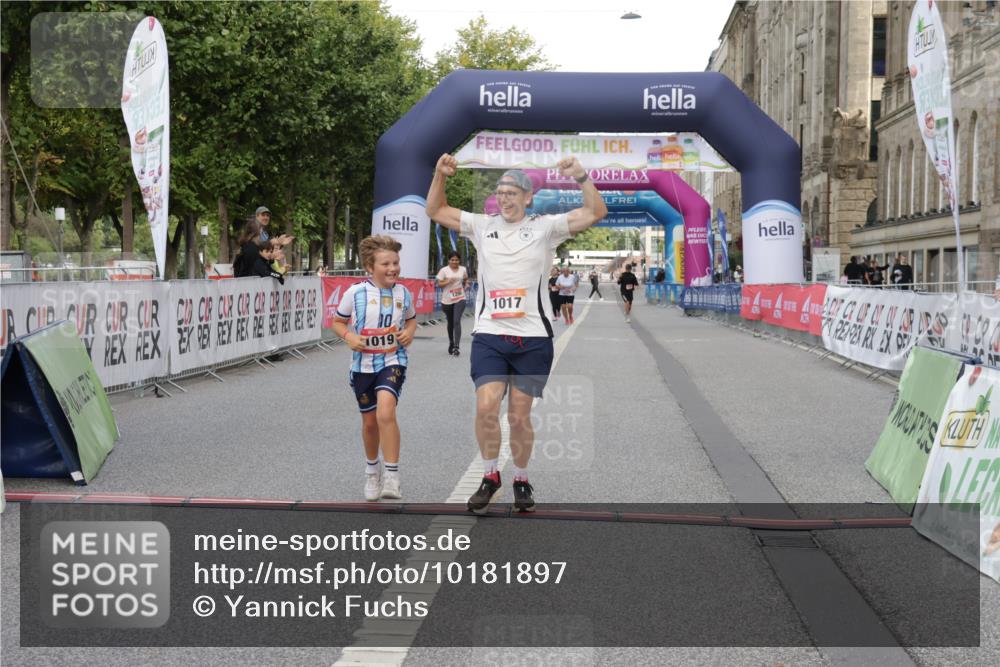 06.09.2026 - CURREX Alsterlauf Yannick Fuchs http://msf.ph/oto/10181897 06.09.2026 12:09:34 Ziel 1017, 1019 meine-sportfotos.de