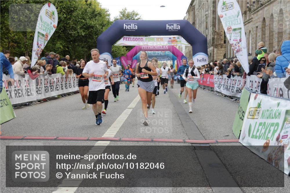 06.09.2026 - CURREX Alsterlauf Yannick Fuchs http://msf.ph/oto/10182046 06.09.2026 09:55:59 Ziel 2239, 2277, 2372, 2516, 2626, 2641, 3411, 3636, 4135, 4262, 4434, 4463, 4627, 5021, 5484, 6032, 6301, 6313, 8086, 8211, 8338 meine-sportfotos.de