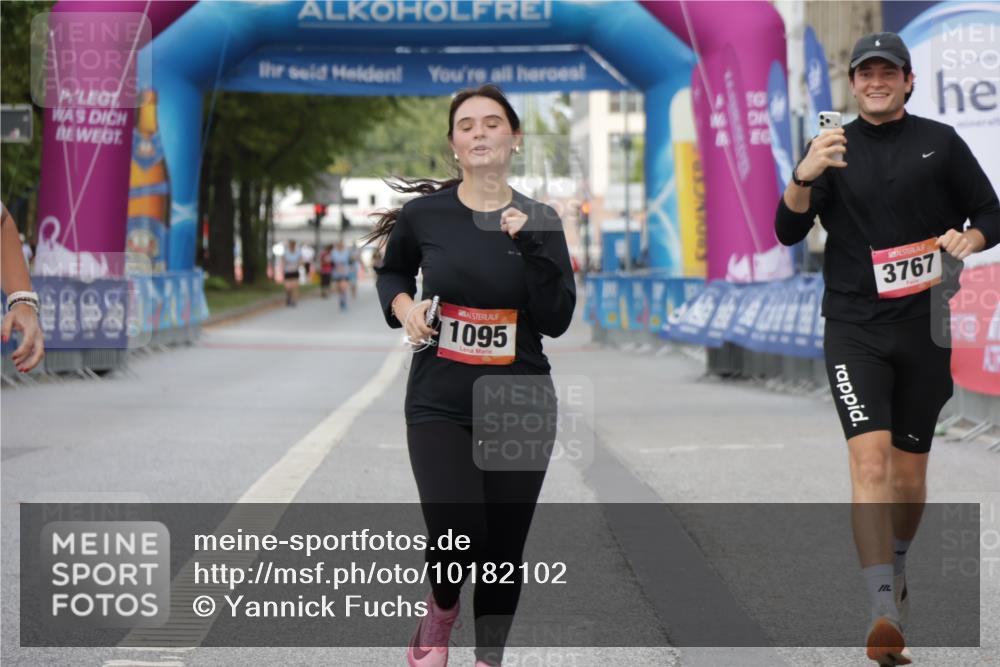 06.09.2026 - CURREX Alsterlauf Yannick Fuchs http://msf.ph/oto/10182102 06.09.2026 12:09:49 Ziel 1095, 1150, 1209 meine-sportfotos.de