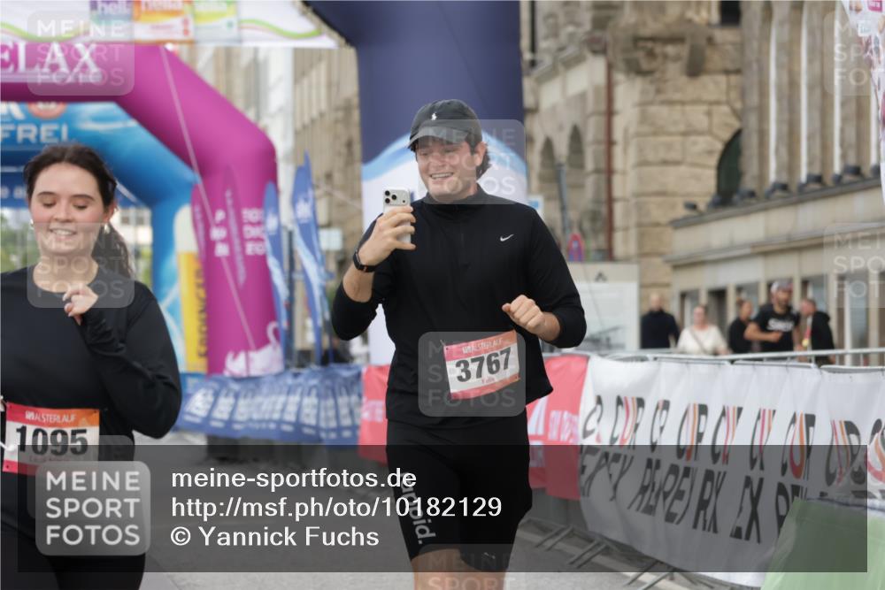 06.09.2026 - CURREX Alsterlauf Yannick Fuchs http://msf.ph/oto/10182129 06.09.2026 12:09:51 Ziel 1095, 1150, 1209 meine-sportfotos.de
