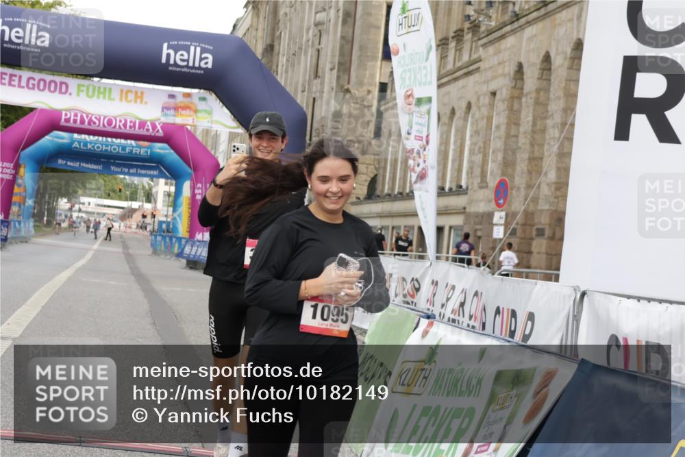 06.09.2026 - CURREX Alsterlauf Yannick Fuchs http://msf.ph/oto/10182149 06.09.2026 12:09:53 Ziel 1095, 1150, 1209 meine-sportfotos.de