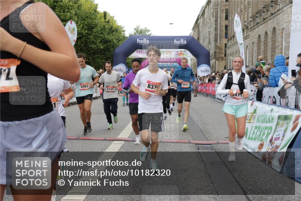 06.09.2026 - CURREX Alsterlauf Yannick Fuchs http://msf.ph/oto/10182320 06.09.2026 09:56:02 Ziel 2239, 2372, 2516, 2626, 2641, 2805, 3225, 3411, 3636, 3830, 4135, 4262, 4434, 4627, 4809, 5021, 5484, 6032, 6301, 6313, 8086, 8211, 8338 meine-sportfotos.de