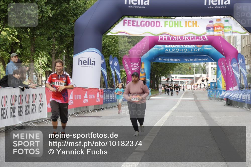 06.09.2026 - CURREX Alsterlauf Yannick Fuchs http://msf.ph/oto/10182374 06.09.2026 12:10:55 Ziel 1166, 1331 meine-sportfotos.de