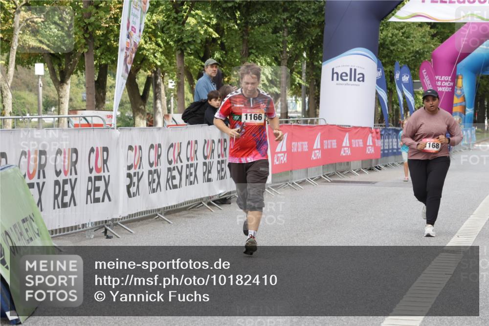 06.09.2026 - CURREX Alsterlauf Yannick Fuchs http://msf.ph/oto/10182410 06.09.2026 12:10:56 Ziel 1166, 1168, 1331 meine-sportfotos.de
