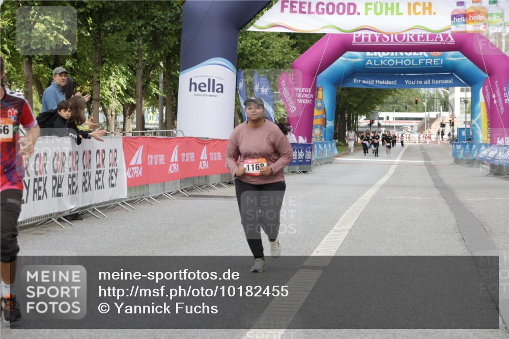 06.09.2026 - CURREX Alsterlauf Yannick Fuchs http://msf.ph/oto/10182455 06.09.2026 12:10:57 Ziel 1166, 1168, 1331 meine-sportfotos.de