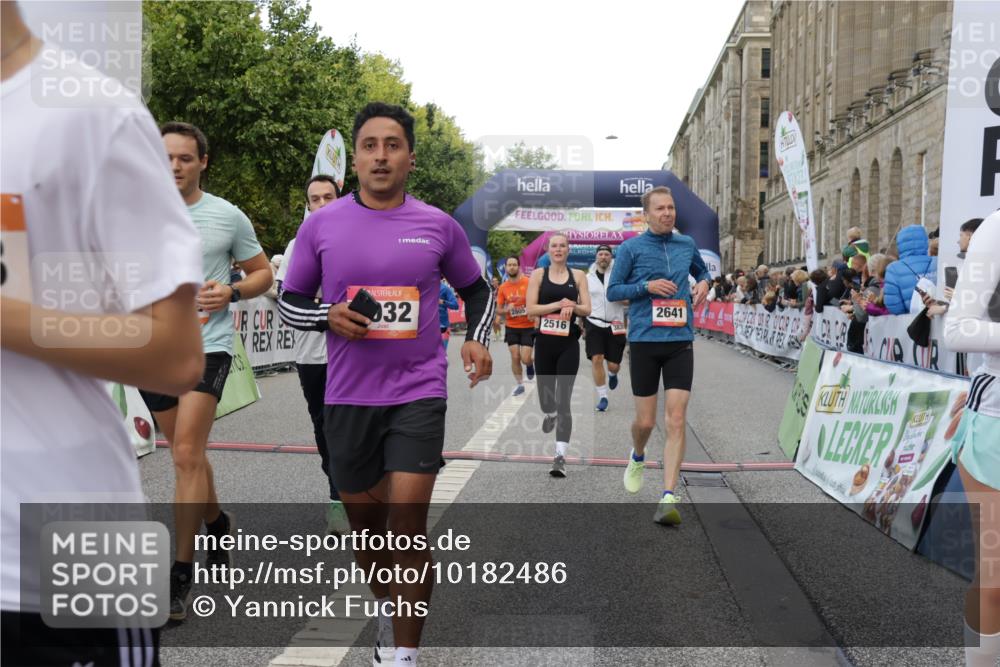 06.09.2026 - CURREX Alsterlauf Yannick Fuchs http://msf.ph/oto/10182486 06.09.2026 09:56:04 Ziel 2239, 2372, 2516, 2626, 2641, 2805, 3225, 3411, 3636, 3830, 4111, 4135, 4262, 4809, 5021, 5085, 6032, 6301, 6313, 8170, 8211, 8338 meine-sportfotos.de