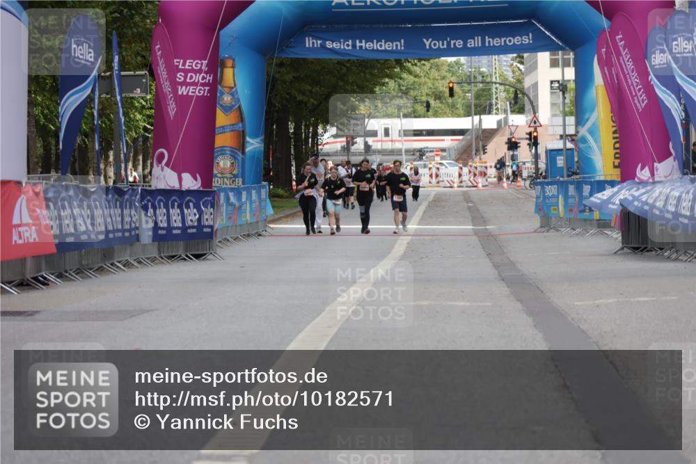 06.09.2026 - CURREX Alsterlauf Yannick Fuchs http://msf.ph/oto/10182571 06.09.2026 12:11:10 Ziel 1167 meine-sportfotos.de
