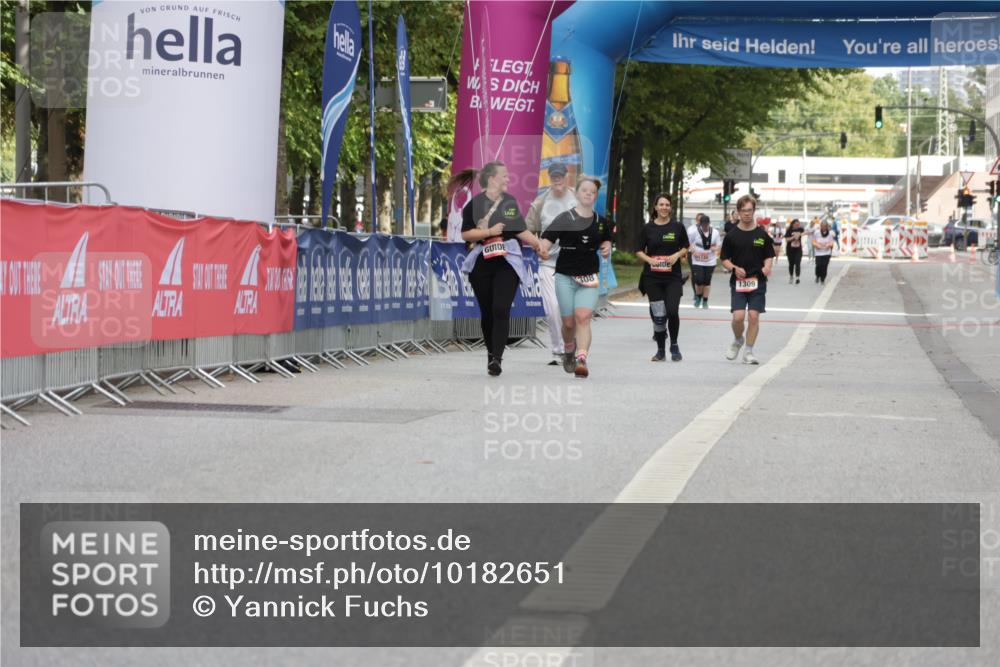 06.09.2026 - CURREX Alsterlauf Yannick Fuchs http://msf.ph/oto/10182651 06.09.2026 12:11:30 Ziel  meine-sportfotos.de