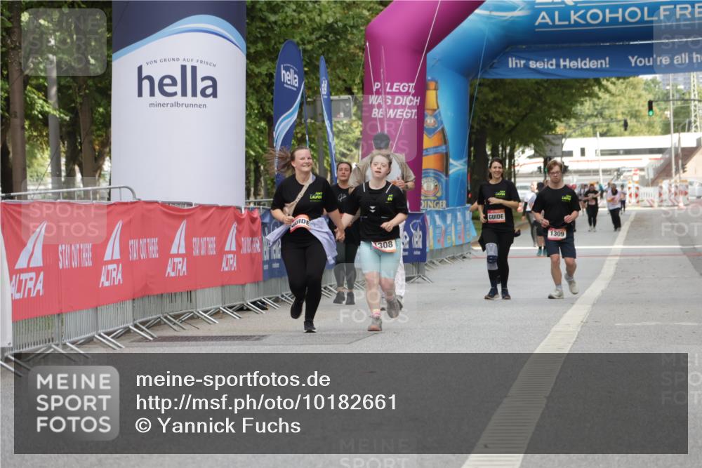06.09.2026 - CURREX Alsterlauf Yannick Fuchs http://msf.ph/oto/10182661 06.09.2026 12:11:35 Ziel  meine-sportfotos.de