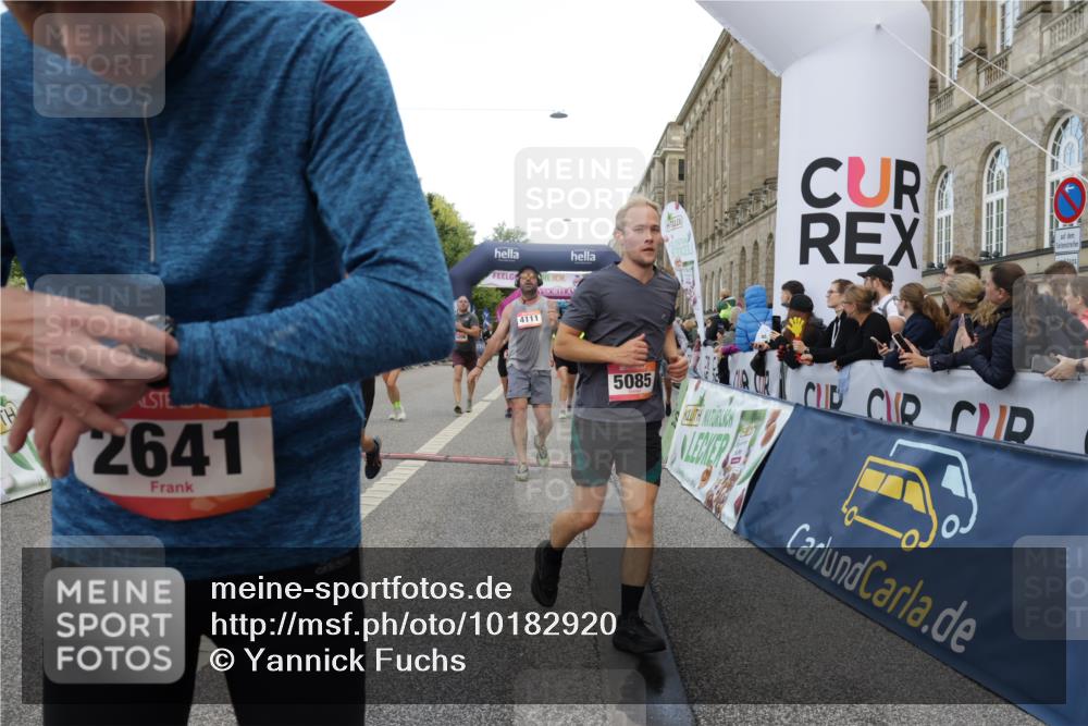 06.09.2026 - CURREX Alsterlauf Yannick Fuchs http://msf.ph/oto/10182920 06.09.2026 09:56:09 Ziel 2171, 2516, 2548, 2626, 2641, 2805, 3225, 3411, 3636, 3830, 4111, 4135, 4262, 4365, 4809, 5085, 5095, 5206, 6032, 6170, 6313, 8105, 8170 meine-sportfotos.de