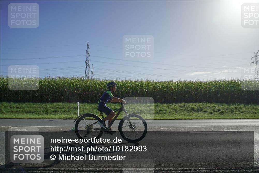 06.09.2026 - 20. Norderstedt Triathlon Michael Burmester http://msf.ph/oto/10182993 06.09.2026 09:38:49 Radfahren 609, 697, 698 meine-sportfotos.de