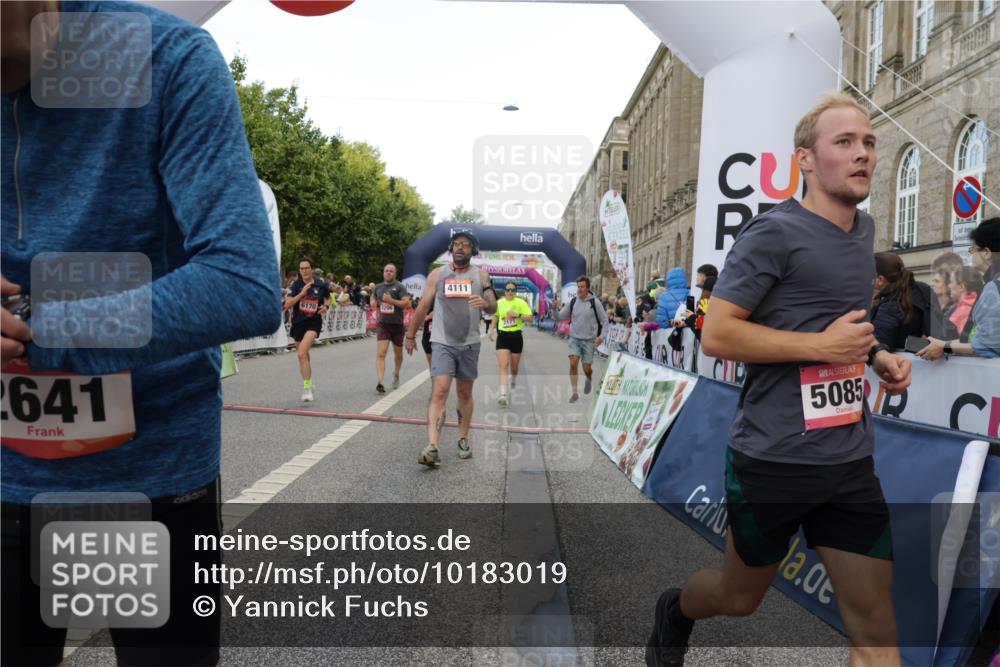 06.09.2026 - CURREX Alsterlauf Yannick Fuchs http://msf.ph/oto/10183019 06.09.2026 09:56:10 Ziel 2171, 2516, 2548, 2626, 2641, 2805, 3225, 3571, 3636, 3830, 4111, 4135, 4262, 4365, 4809, 5085, 5095, 5206, 6170, 8105, 8170 meine-sportfotos.de