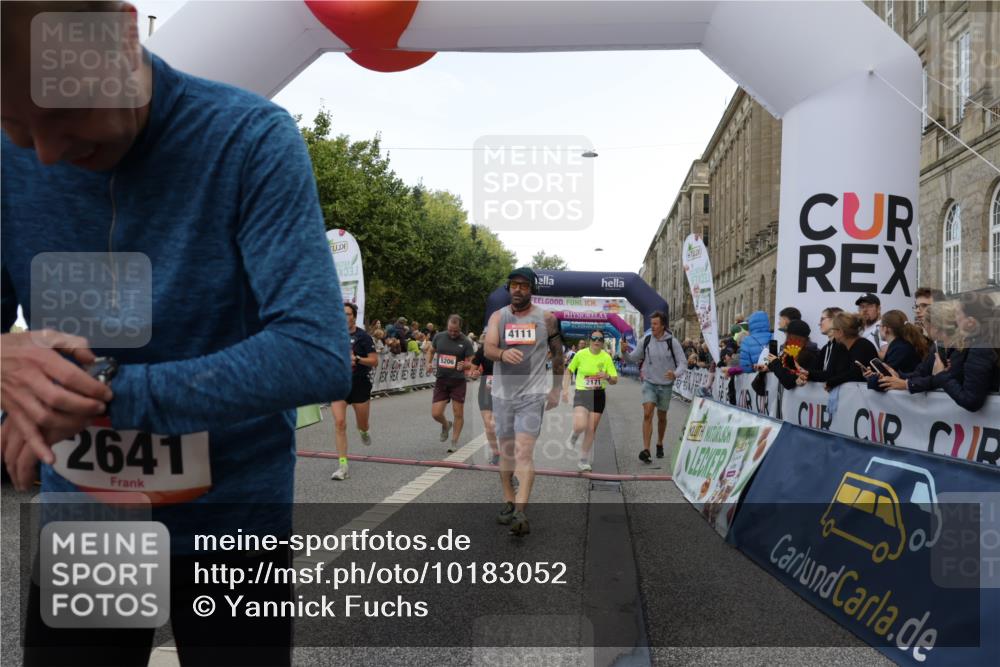 06.09.2026 - CURREX Alsterlauf Yannick Fuchs http://msf.ph/oto/10183052 06.09.2026 09:56:10 Ziel 2171, 2516, 2548, 2626, 2641, 2805, 3225, 3571, 3636, 3830, 4111, 4135, 4262, 4365, 4809, 5085, 5095, 5206, 6170, 8105, 8170 meine-sportfotos.de
