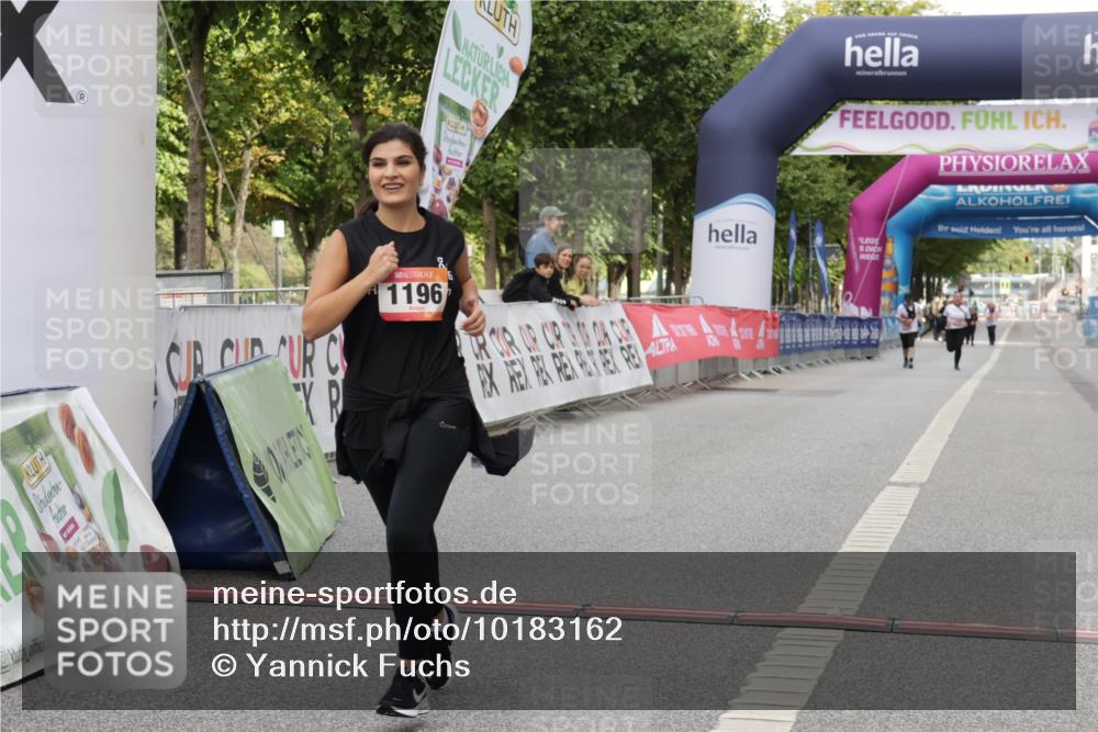 06.09.2026 - CURREX Alsterlauf Yannick Fuchs http://msf.ph/oto/10183162 06.09.2026 12:11:55 Ziel 1122, 1196, 1245, 1309 meine-sportfotos.de
