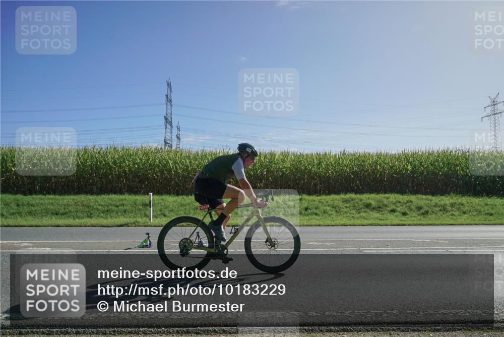 06.09.2026 - 20. Norderstedt Triathlon Michael Burmester http://msf.ph/oto/10183229 06.09.2026 10:29:27 Radfahren 1211, 1501 meine-sportfotos.de