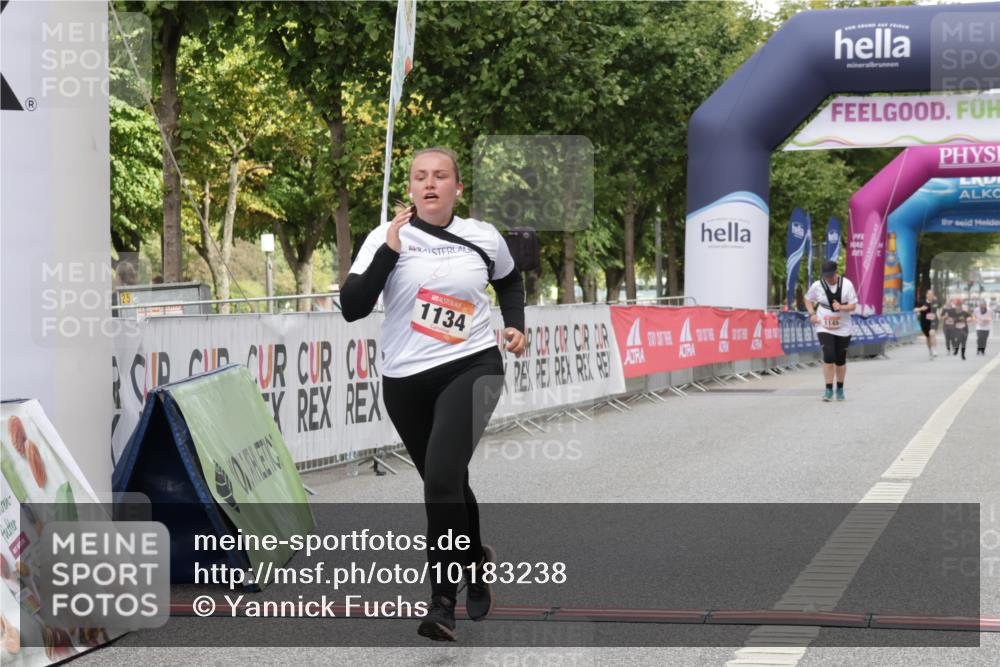 06.09.2026 - CURREX Alsterlauf Yannick Fuchs http://msf.ph/oto/10183238 06.09.2026 12:12:09 Ziel 1134 meine-sportfotos.de