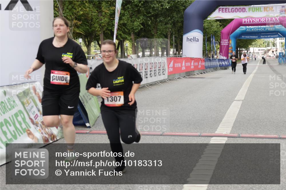 06.09.2026 - CURREX Alsterlauf Yannick Fuchs http://msf.ph/oto/10183313 06.09.2026 12:12:24 Ziel 1145, 1307 meine-sportfotos.de