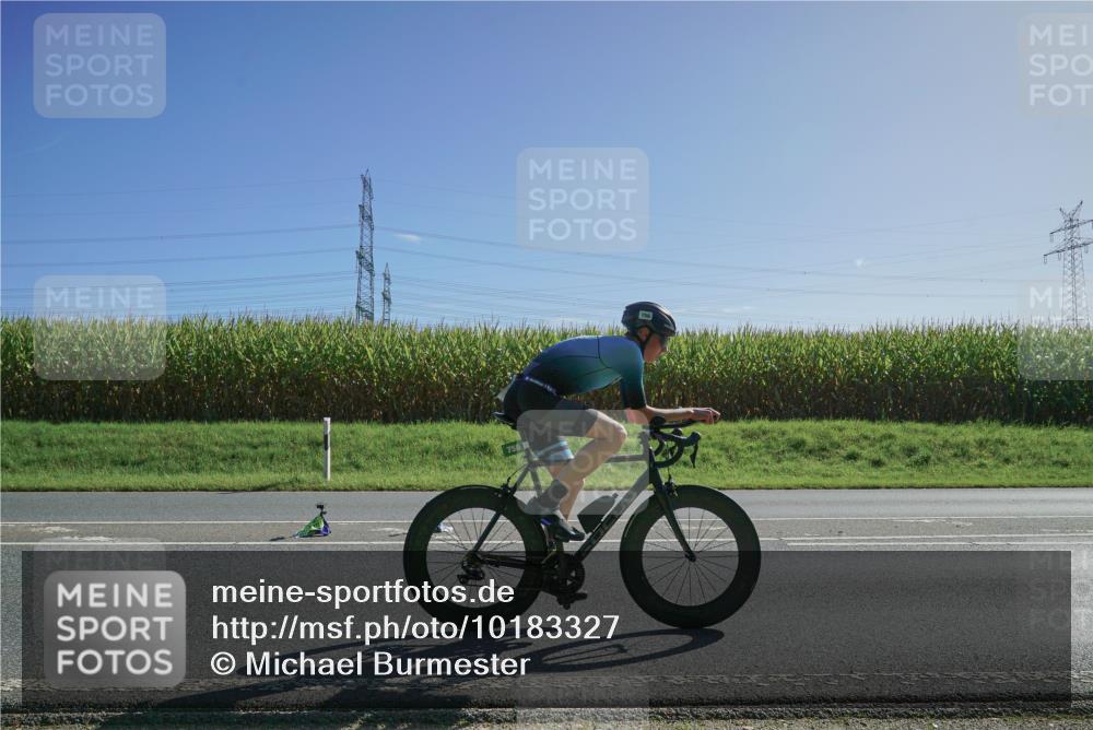 06.09.2026 - 20. Norderstedt Triathlon Michael Burmester http://msf.ph/oto/10183327 06.09.2026 10:33:55 Radfahren 718, 756 meine-sportfotos.de