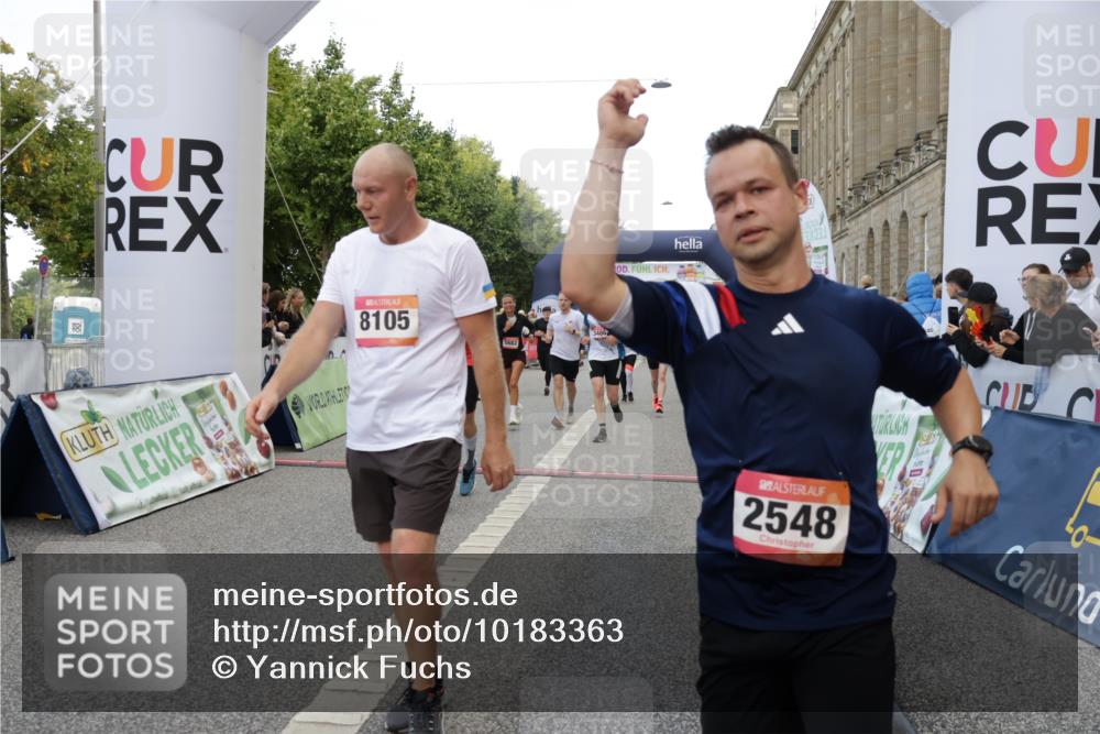 06.09.2026 - CURREX Alsterlauf Yannick Fuchs http://msf.ph/oto/10183363 06.09.2026 09:56:15 Ziel 2085, 2171, 2548, 3486, 3571, 4111, 4365, 4715, 5085, 5095, 5206, 5682, 6170, 6416, 6441, 8105, 8170 meine-sportfotos.de