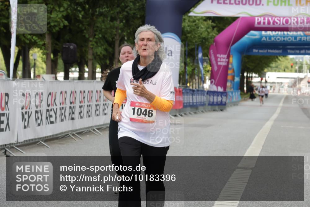 06.09.2026 - CURREX Alsterlauf Yannick Fuchs http://msf.ph/oto/10183396 06.09.2026 12:12:41 Ziel 1046, 1071 meine-sportfotos.de