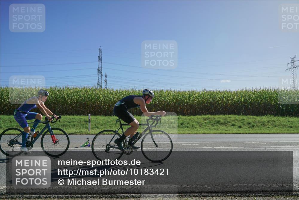 06.09.2026 - 20. Norderstedt Triathlon Michael Burmester http://msf.ph/oto/10183421 06.09.2026 10:36:52 Radfahren 702, 703 meine-sportfotos.de
