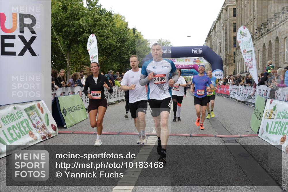 06.09.2026 - CURREX Alsterlauf Yannick Fuchs http://msf.ph/oto/10183468 06.09.2026 09:56:17 Ziel 2085, 2171, 2548, 3486, 3571, 4365, 4715, 5095, 5206, 5682, 5841, 6170, 6416, 6441, 8105 meine-sportfotos.de
