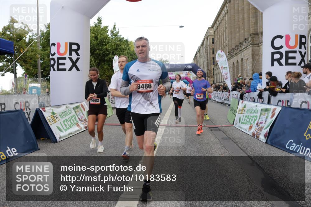 06.09.2026 - CURREX Alsterlauf Yannick Fuchs http://msf.ph/oto/10183583 06.09.2026 09:56:18 Ziel 2085, 2171, 2548, 3486, 3571, 4057, 4365, 4715, 5206, 5682, 5841, 6416, 6441, 8105, 8134 meine-sportfotos.de