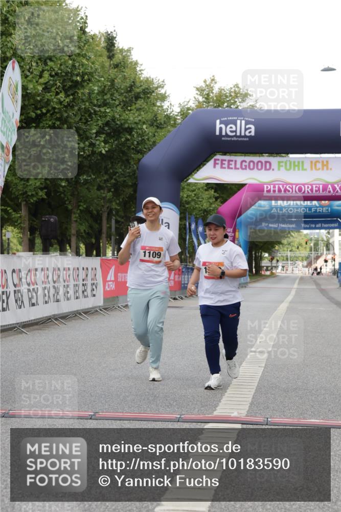 06.09.2026 - CURREX Alsterlauf Yannick Fuchs http://msf.ph/oto/10183590 06.09.2026 12:13:39 Ziel 1109, 1110 meine-sportfotos.de