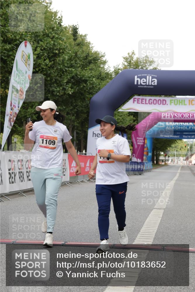 06.09.2026 - CURREX Alsterlauf Yannick Fuchs http://msf.ph/oto/10183652 06.09.2026 12:13:40 Ziel 1109, 1110 meine-sportfotos.de