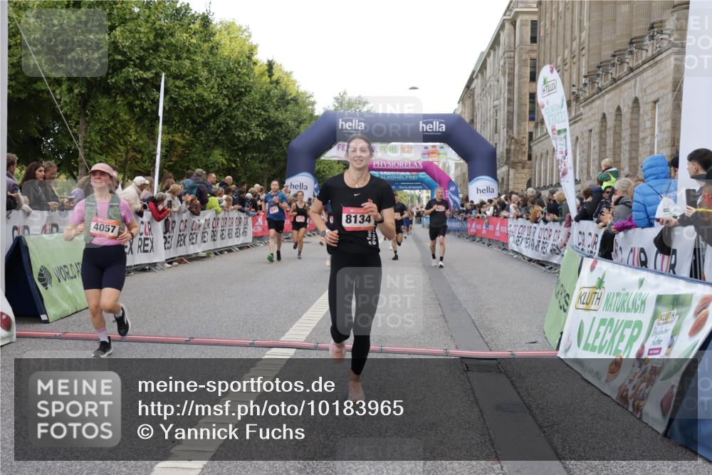 06.09.2026 - CURREX Alsterlauf Yannick Fuchs http://msf.ph/oto/10183965 06.09.2026 09:56:23 Ziel 2085, 2341, 3486, 3577, 4057, 4715, 4933, 5332, 5473, 5682, 5841, 6416, 6441, 8131, 8134 meine-sportfotos.de