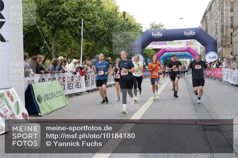 06.09.2026 - CURREX Alsterlauf Yannick Fuchs http://msf.ph/oto/10184180 06.09.2026 09:56:26 Ziel 2188, 2341, 3577, 4057, 4933, 5332, 5473, 5586, 5807, 5841, 6416, 8131, 8134 meine-sportfotos.de