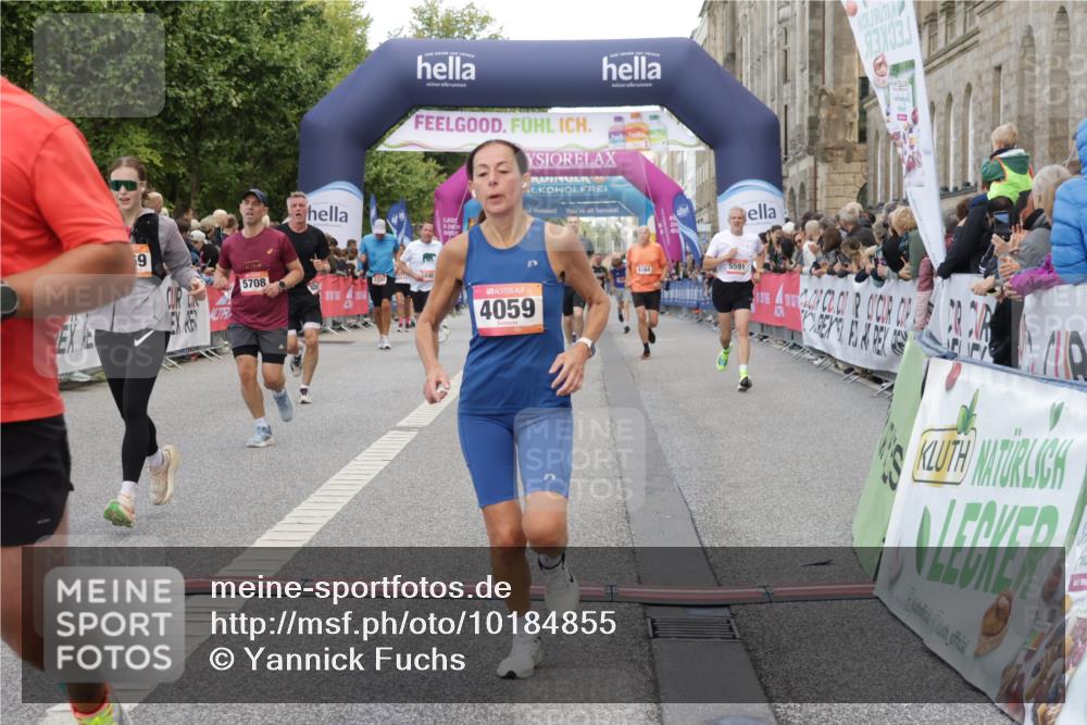 06.09.2026 - CURREX Alsterlauf Yannick Fuchs http://msf.ph/oto/10184855 06.09.2026 09:56:34 Ziel 2188, 2341, 2620, 3116, 3577, 4059, 4088, 4575, 4933, 5332, 5473, 5586, 5591, 5708, 5807, 6091, 6164, 6269, 8131 meine-sportfotos.de