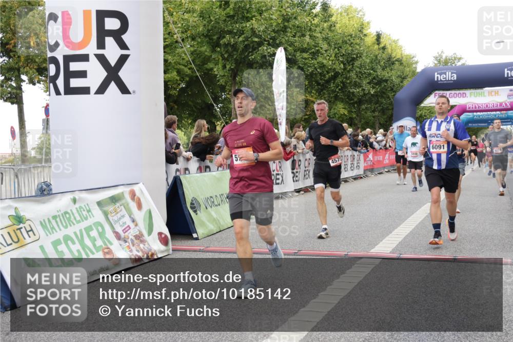 06.09.2026 - CURREX Alsterlauf Yannick Fuchs http://msf.ph/oto/10185142 06.09.2026 09:56:36 Ziel 2188, 2338, 2620, 3116, 3365, 4059, 4088, 4278, 4575, 5586, 5591, 5708, 5807, 5848, 6091, 6164, 6269 meine-sportfotos.de