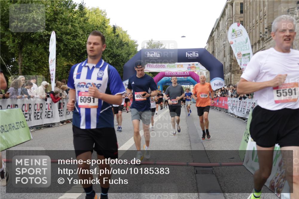 06.09.2026 - CURREX Alsterlauf Yannick Fuchs http://msf.ph/oto/10185383 06.09.2026 09:56:38 Ziel 2338, 2620, 3116, 3365, 3606, 4059, 4088, 4278, 4575, 5026, 5591, 5708, 5848, 6091, 6164, 6269, 8080, 8132 meine-sportfotos.de