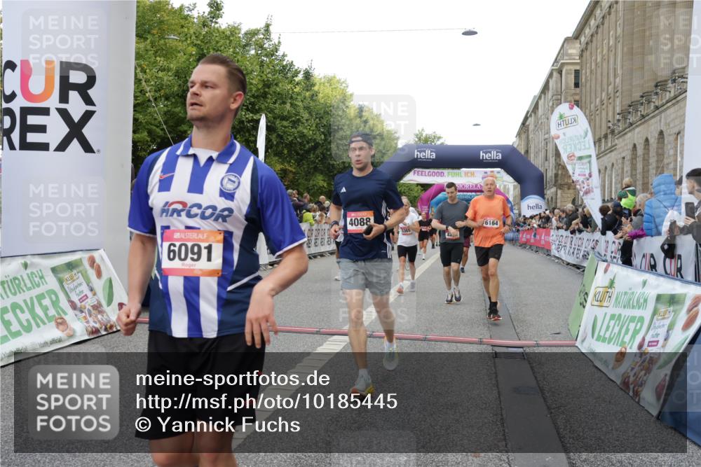 06.09.2026 - CURREX Alsterlauf Yannick Fuchs http://msf.ph/oto/10185445 06.09.2026 09:56:38 Ziel 2338, 2620, 3116, 3365, 3606, 4059, 4088, 4278, 4575, 5026, 5591, 5708, 5848, 6091, 6164, 6269, 8080, 8132 meine-sportfotos.de