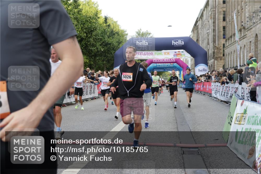 06.09.2026 - CURREX Alsterlauf Yannick Fuchs http://msf.ph/oto/10185765 06.09.2026 09:56:42 Ziel 2338, 2647, 2648, 2927, 3123, 3365, 3606, 4088, 4278, 4422, 4575, 5011, 5026, 5411, 5412, 5413, 5414, 5591, 5708, 5848, 6048, 6091, 6159, 6164, 6269, 8080, 8132 meine-sportfotos.de