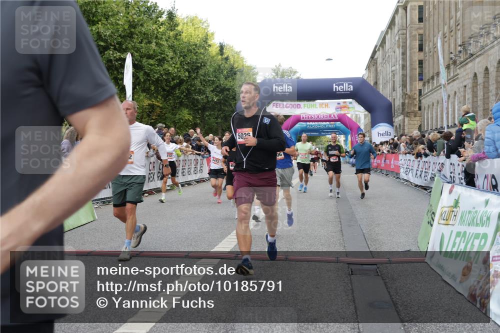 06.09.2026 - CURREX Alsterlauf Yannick Fuchs http://msf.ph/oto/10185791 06.09.2026 09:56:42 Ziel 2338, 2647, 2648, 2927, 3123, 3365, 3606, 4088, 4278, 4422, 4575, 5011, 5026, 5411, 5412, 5413, 5414, 5591, 5708, 5848, 6048, 6091, 6159, 6164, 6269, 8080, 8132 meine-sportfotos.de