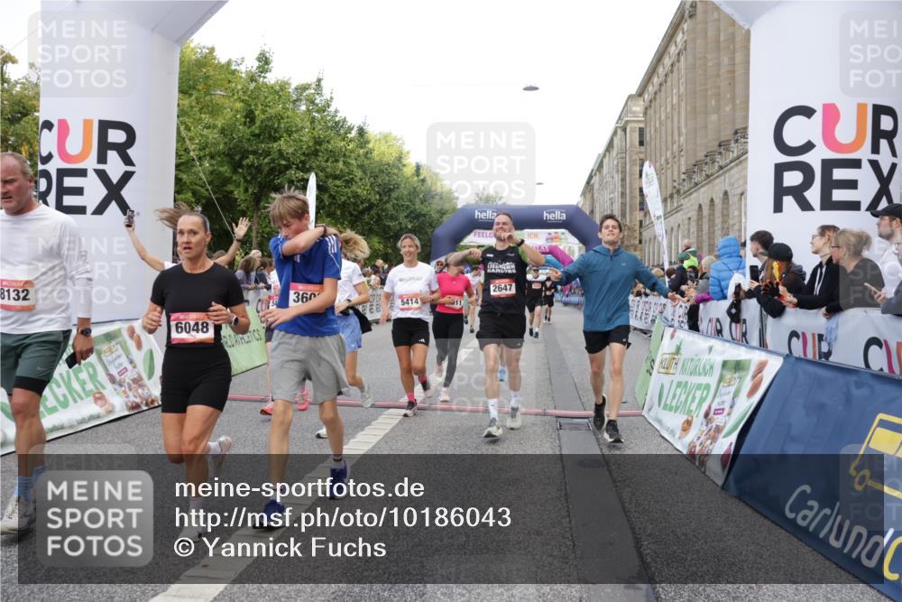 06.09.2026 - CURREX Alsterlauf Yannick Fuchs http://msf.ph/oto/10186043 06.09.2026 09:56:45 Ziel 2338, 2647, 2648, 2927, 3123, 3365, 3606, 3638, 4088, 4278, 4422, 5011, 5026, 5312, 5313, 5411, 5412, 5413, 5414, 5543, 5848, 5973, 6048, 6159, 6164, 8080, 8132 meine-sportfotos.de