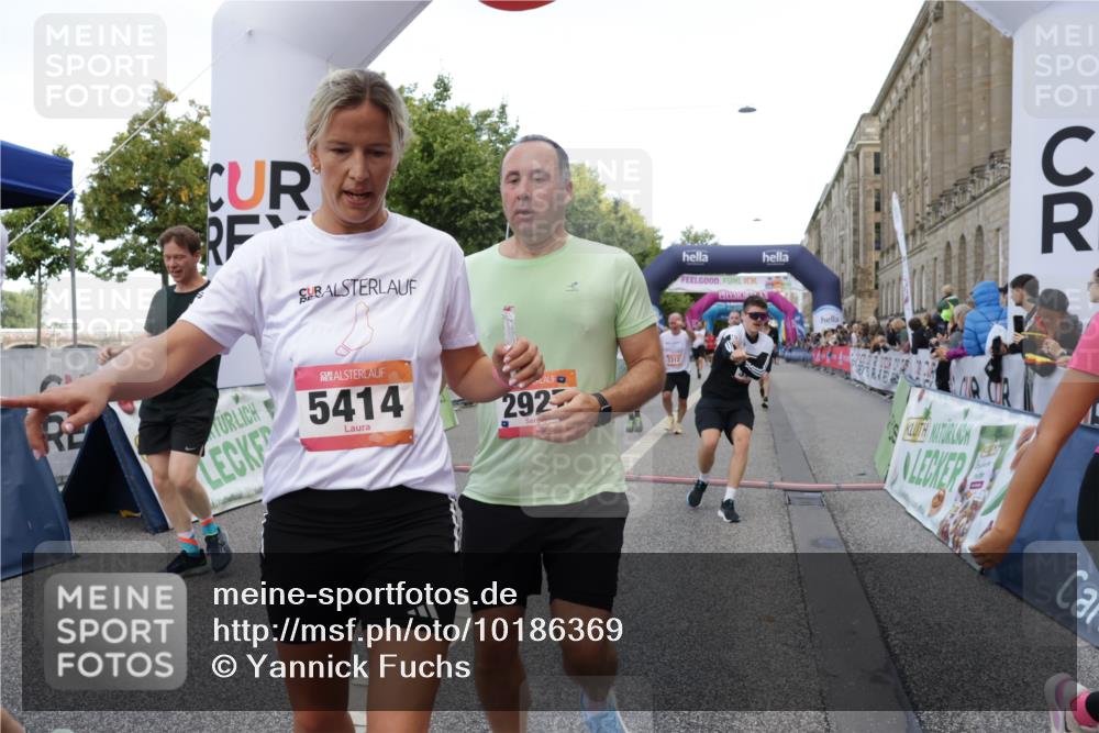06.09.2026 - CURREX Alsterlauf Yannick Fuchs http://msf.ph/oto/10186369 06.09.2026 09:56:47 Ziel 2236, 2338, 2647, 2648, 2927, 3123, 3365, 3606, 3638, 4278, 4422, 5011, 5026, 5312, 5313, 5411, 5412, 5413, 5414, 5543, 5848, 5973, 6048, 6159, 8080, 8132 meine-sportfotos.de