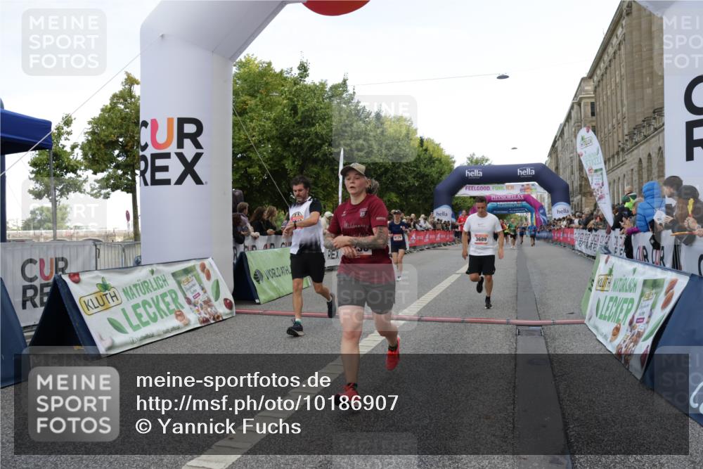 06.09.2026 - CURREX Alsterlauf Yannick Fuchs http://msf.ph/oto/10186907 06.09.2026 09:56:53 Ziel 2236, 2927, 3123, 3609, 3638, 3689, 4126, 4422, 4717, 5312, 5313, 5543, 5719, 5973, 6159 meine-sportfotos.de