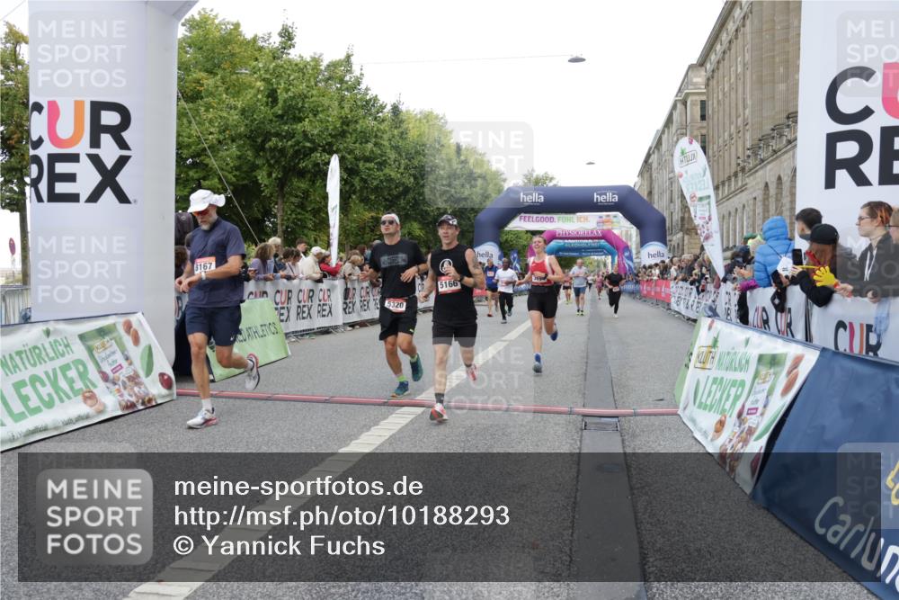 06.09.2026 - CURREX Alsterlauf Yannick Fuchs http://msf.ph/oto/10188293 06.09.2026 09:57:07 Ziel 2056, 2165, 2968, 3050, 3519, 3520, 3690, 3694, 3712, 3795, 4014, 4740, 4870, 5166, 5320, 5565, 5571, 5575, 5939, 6055, 6115, 8107, 8167 meine-sportfotos.de