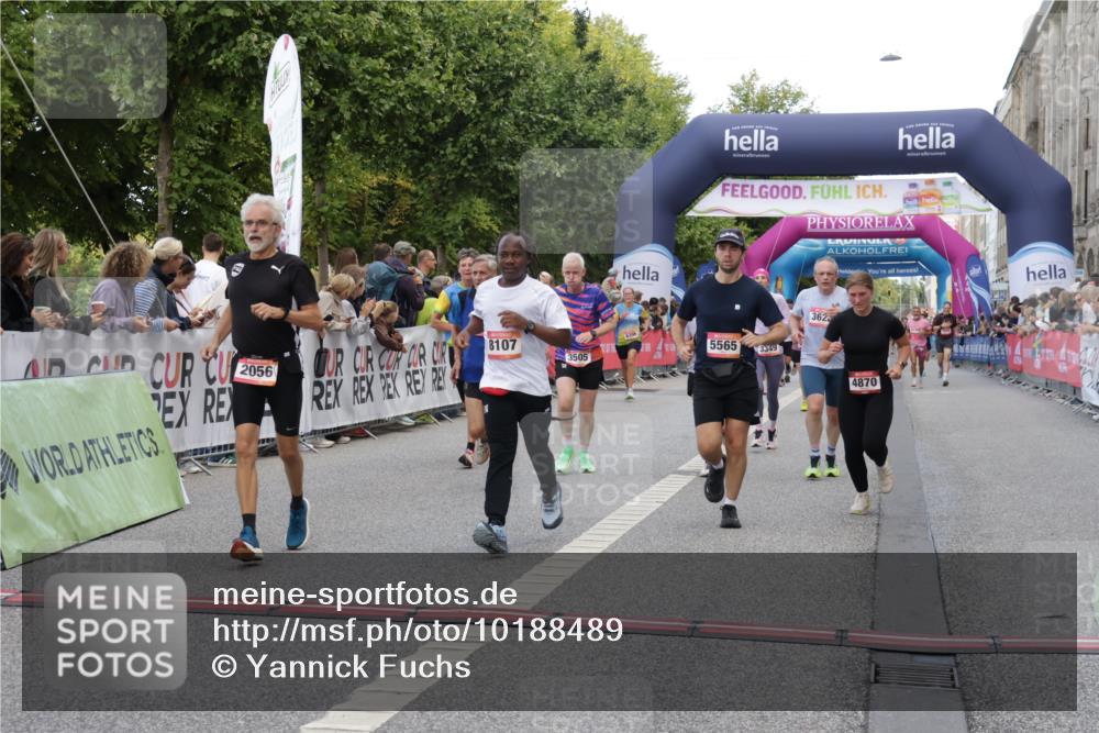06.09.2026 - CURREX Alsterlauf Yannick Fuchs http://msf.ph/oto/10188489 06.09.2026 09:57:11 Ziel 2056, 2165, 2311, 2557, 2968, 3349, 3505, 3519, 3520, 3622, 3690, 3694, 4870, 5166, 5320, 5565, 6071, 6394, 8107, 8167 meine-sportfotos.de