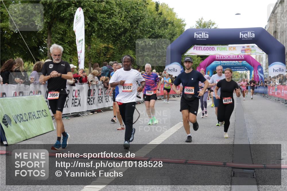 06.09.2026 - CURREX Alsterlauf Yannick Fuchs http://msf.ph/oto/10188528 06.09.2026 09:57:11 Ziel 2056, 2165, 2311, 2557, 2968, 3349, 3505, 3519, 3520, 3622, 3690, 3694, 4870, 5166, 5320, 5565, 6071, 6394, 8107, 8167 meine-sportfotos.de