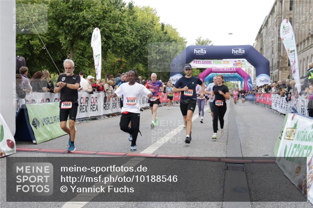 06.09.2026 - CURREX Alsterlauf Yannick Fuchs http://msf.ph/oto/10188546 06.09.2026 09:57:11 Ziel 2056, 2165, 2311, 2557, 2968, 3349, 3505, 3519, 3520, 3622, 3690, 3694, 4870, 5166, 5320, 5565, 6071, 6394, 8107, 8167 meine-sportfotos.de