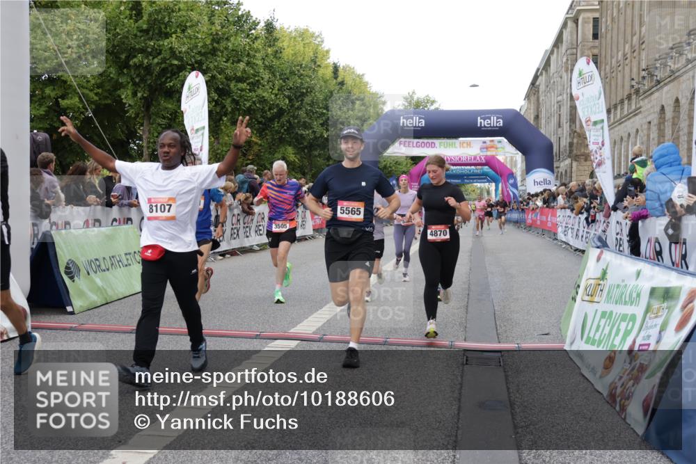 06.09.2026 - CURREX Alsterlauf Yannick Fuchs http://msf.ph/oto/10188606 06.09.2026 09:57:12 Ziel 2056, 2311, 2557, 2968, 3349, 3505, 3622, 3690, 3694, 4870, 5166, 5320, 5565, 6071, 6394, 6396, 8107, 8167 meine-sportfotos.de
