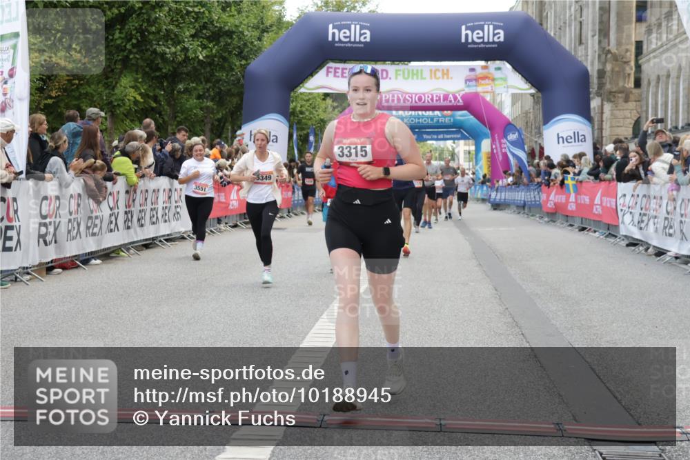 06.09.2026 - CURREX Alsterlauf Yannick Fuchs http://msf.ph/oto/10188945 06.09.2026 10:05:30 Ziel 2310, 3011, 3315, 3336, 3527, 3528, 3890, 4151, 4152, 4511, 4642, 5349 meine-sportfotos.de